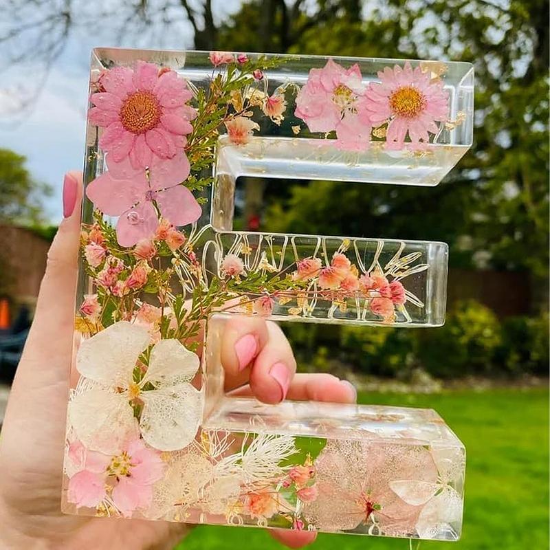 Resin Art Alphabet - ดอกไม้ 26 ตัวอักษรไฟกลางคืนโคมไฟเรซินตกแต่งพร้อมจดหมายเริ่มต้นและดอกไม้แห้งสร้างสรรค์ตารางแสงโคมไฟกลางคืนเรืองแสง